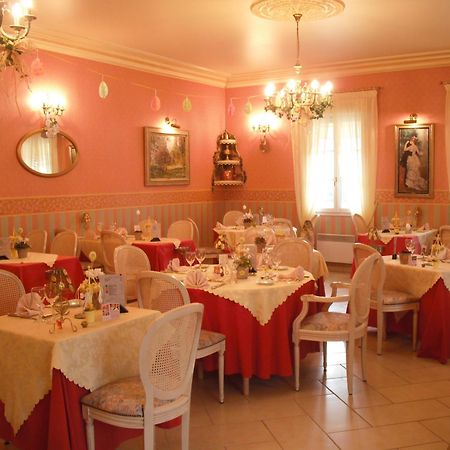 Hotel Le Clos Du Montvinage Étréaupont Buitenkant foto