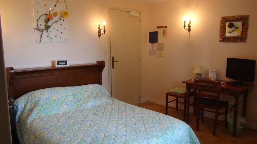Hotel Le Clos Du Montvinage Étréaupont Kamer foto