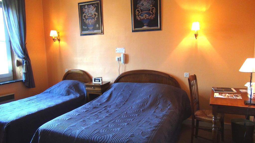 Hotel Le Clos Du Montvinage Étréaupont Kamer foto