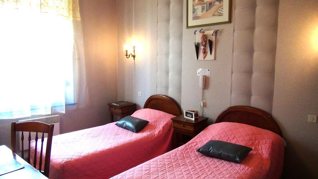 Hotel Le Clos Du Montvinage Étréaupont Kamer foto