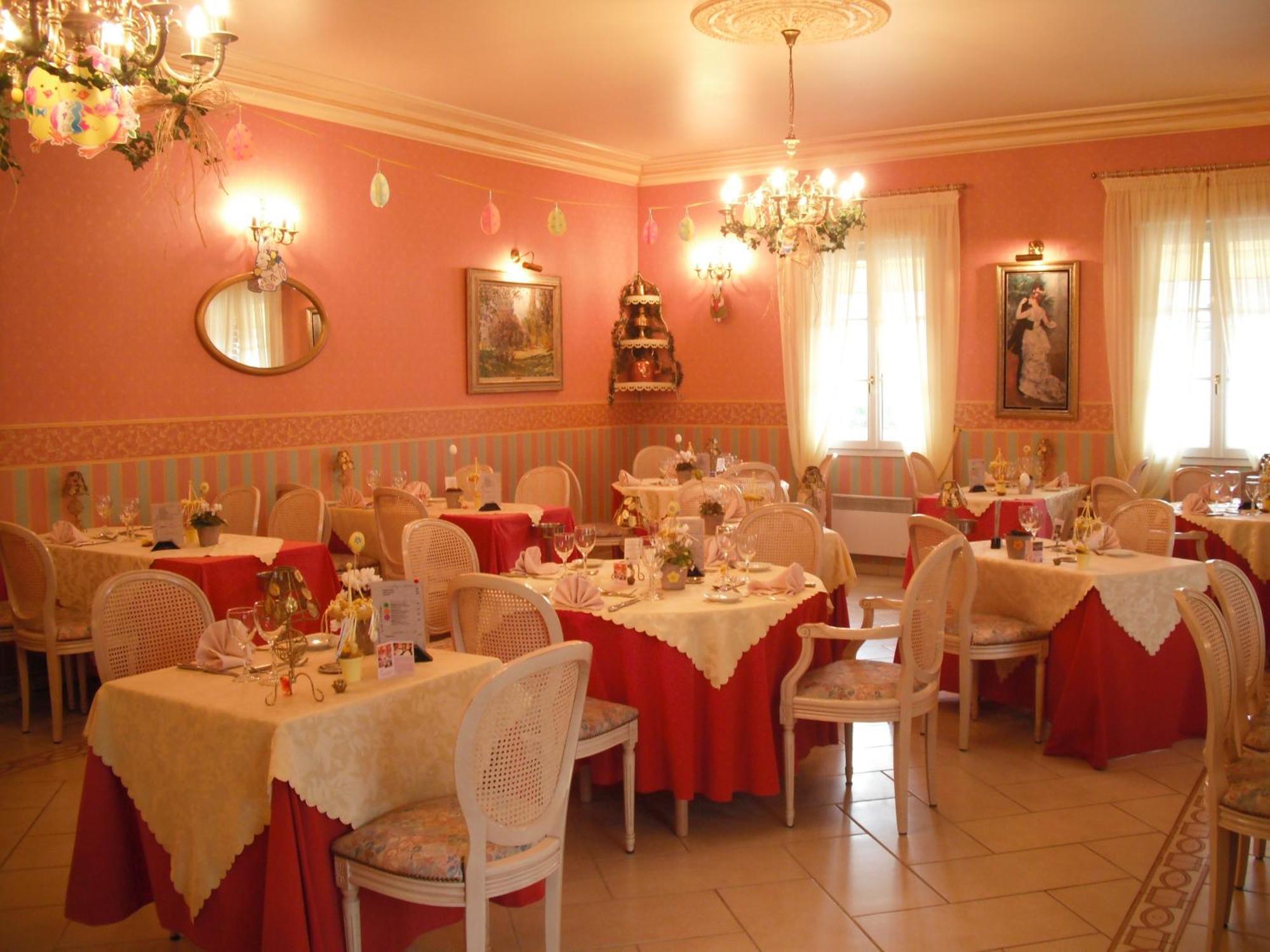 Hotel Le Clos Du Montvinage Étréaupont Buitenkant foto