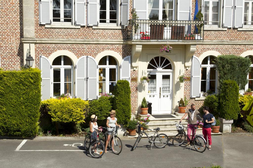 Hotel Le Clos Du Montvinage Étréaupont Buitenkant foto
