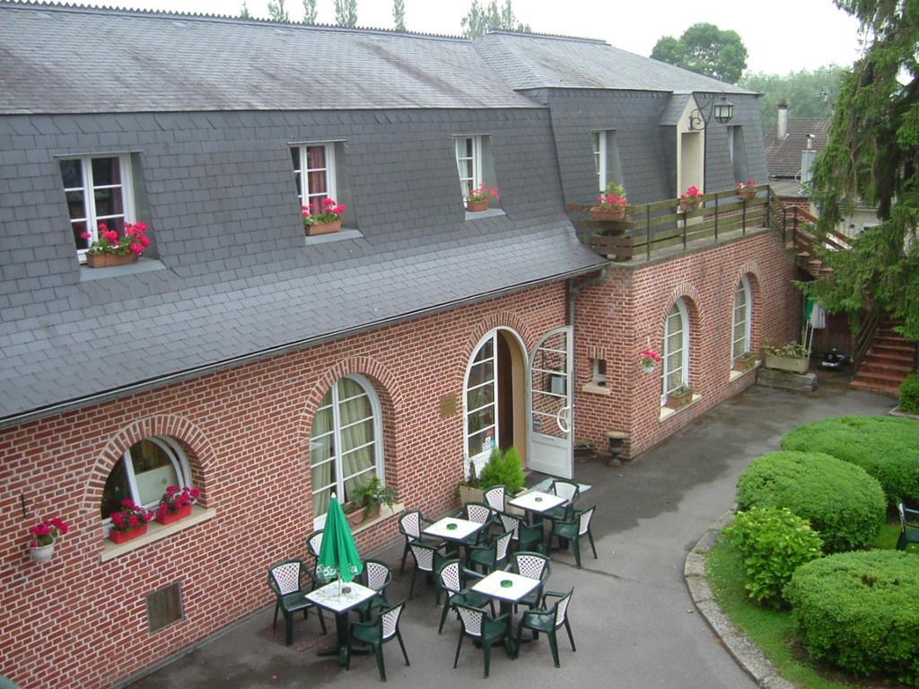 Hotel Le Clos Du Montvinage Étréaupont Buitenkant foto