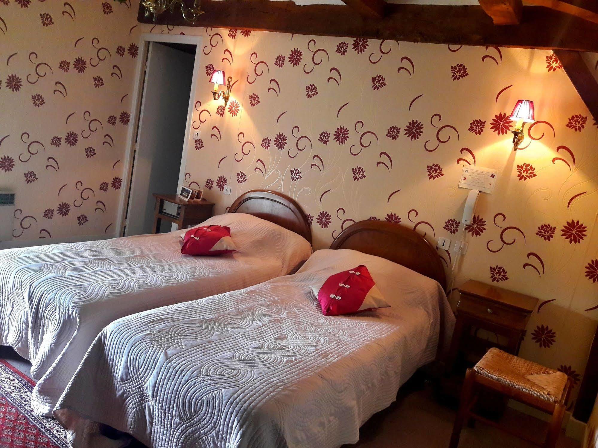 Hotel Le Clos Du Montvinage Étréaupont Buitenkant foto