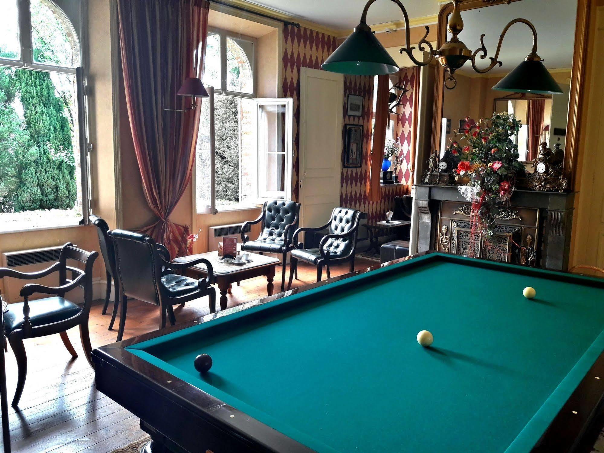 Hotel Le Clos Du Montvinage Étréaupont Buitenkant foto