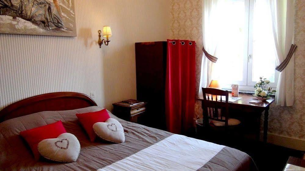 Hotel Le Clos Du Montvinage Étréaupont Buitenkant foto