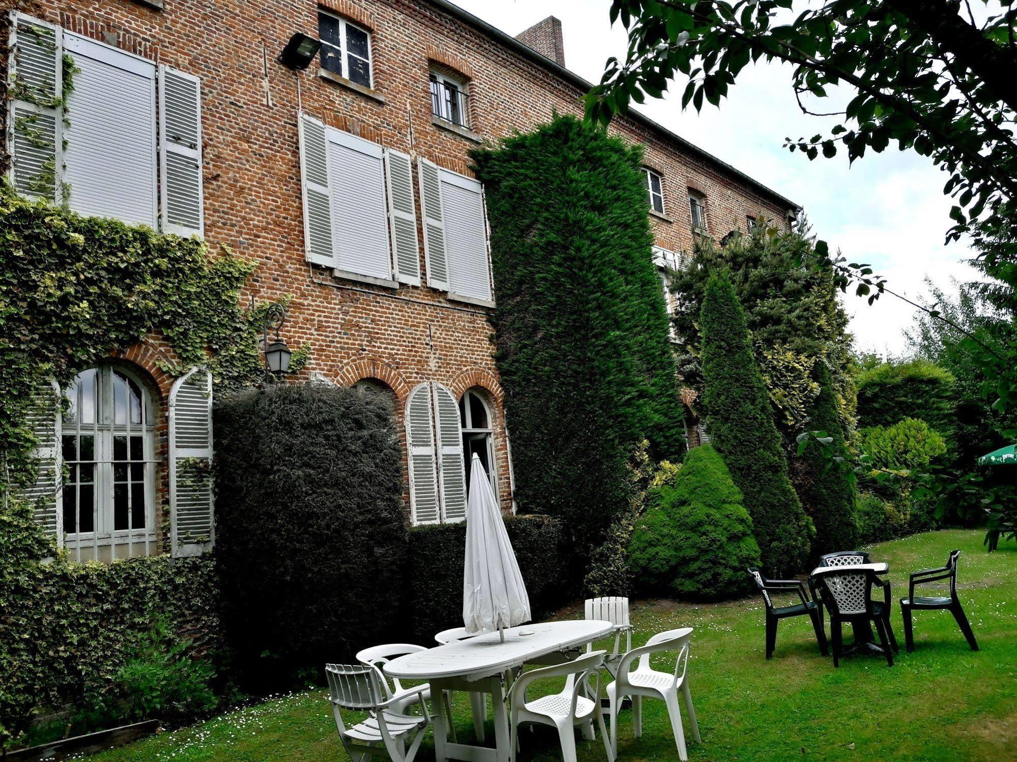 Hotel Le Clos Du Montvinage Étréaupont Buitenkant foto